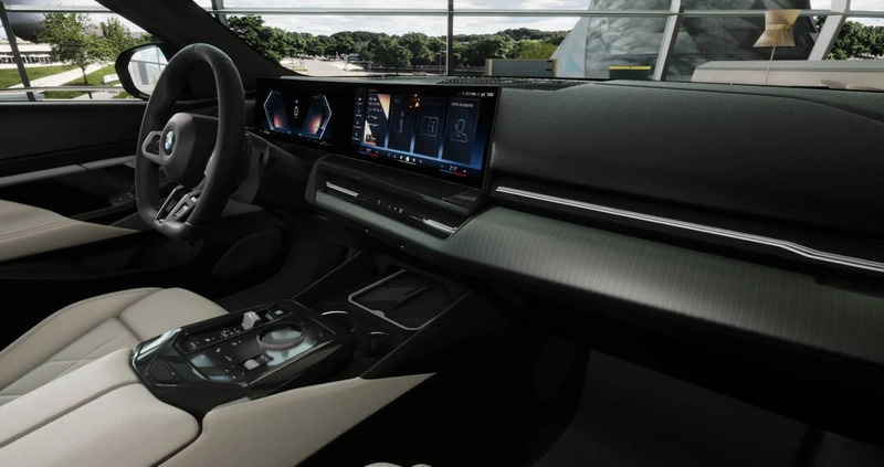 BMW Seria 5 cena 255900 przebieg: 5, rok produkcji 2024 z Węgorzewo małe 79
